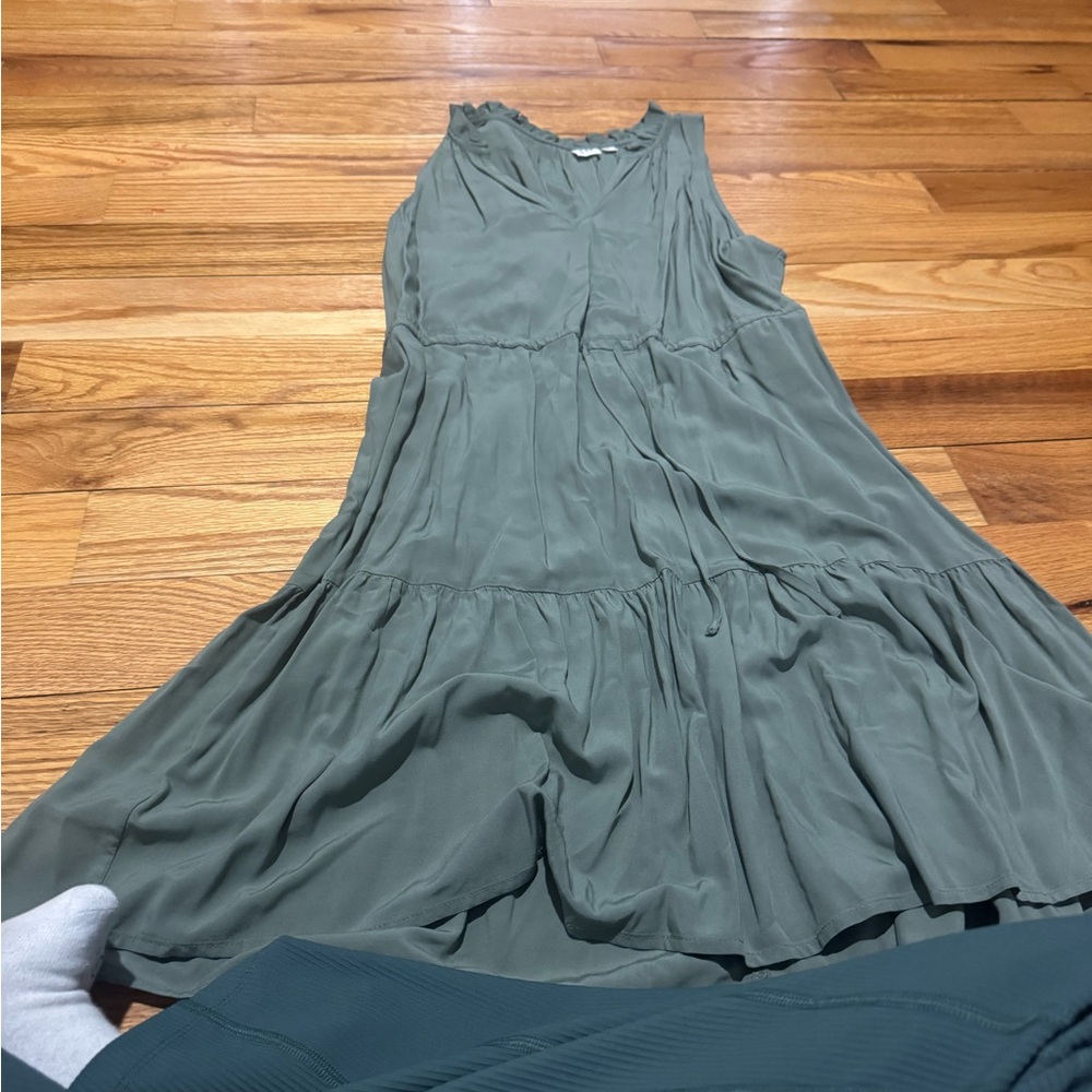 GAP Sleeveless Sage Midi Dress
